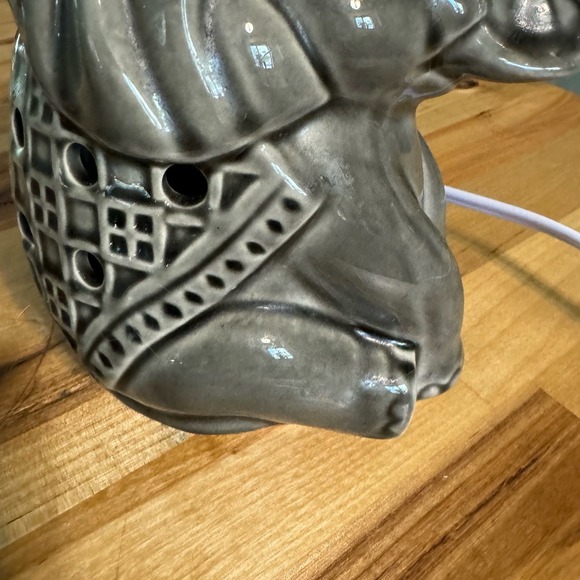 Gray Ceramic Elephant Figurine Night Light Small Bedroom Accent Lamp Zoo Bedroom - Picture 7 of 12